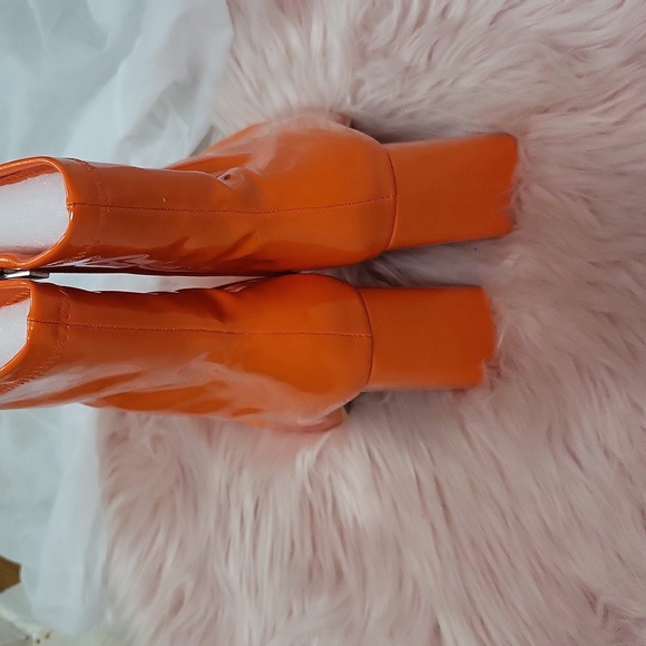 Brand New SHEIN PATENT LEATHER GOGO BOOTIES-7 - Picture 2 of 5